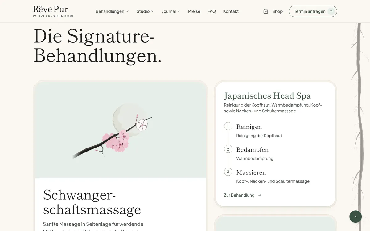Abschnitt Die Signature-Behandlungen auf revepur.de: links die Karte Schwangerschaftsmassage, rechts die Karte Japanisches Head Spa mit den drei Schritten Reinigen, Bedampfen und Massieren